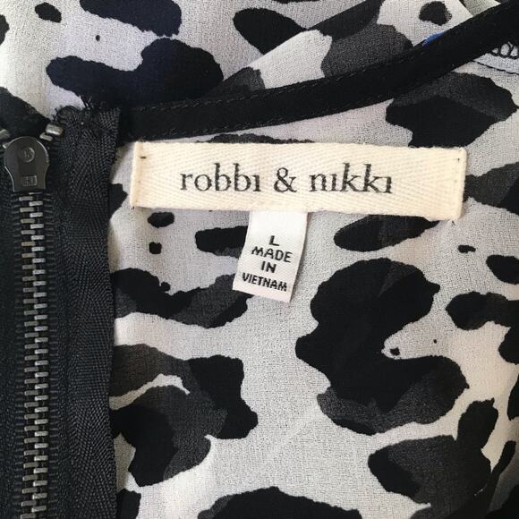 Robbi & Nikki Women's 6 Black White Blue Animal Print Sleeveless Top - Picture 5 of 5